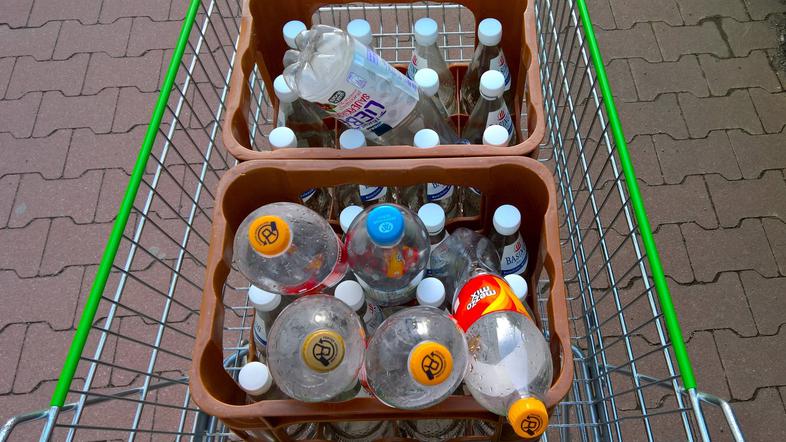 povratne plastenke v nakupovalnem vozičku