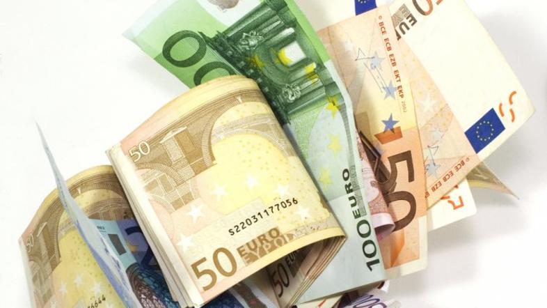 Novice: Sloveniji iz Bruslja 286 milijonov evrov manj denarja - Evri