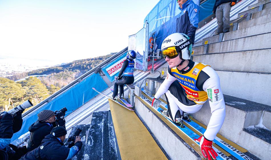 Noro, kaj počnejo tekmeci, ali Domen Prevc dela veliko napako?