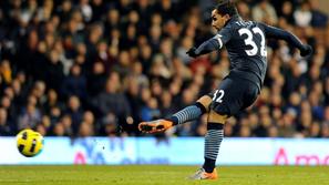 Tevez je tokrat zabil kar dvakrat. (Foto: Reuters)