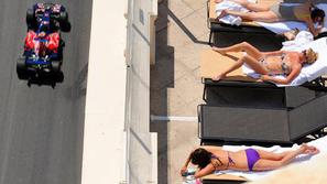 VN Monaka brez deklet na balkonih, ki jim je bolj malo mar za dirko, ne bi bila 