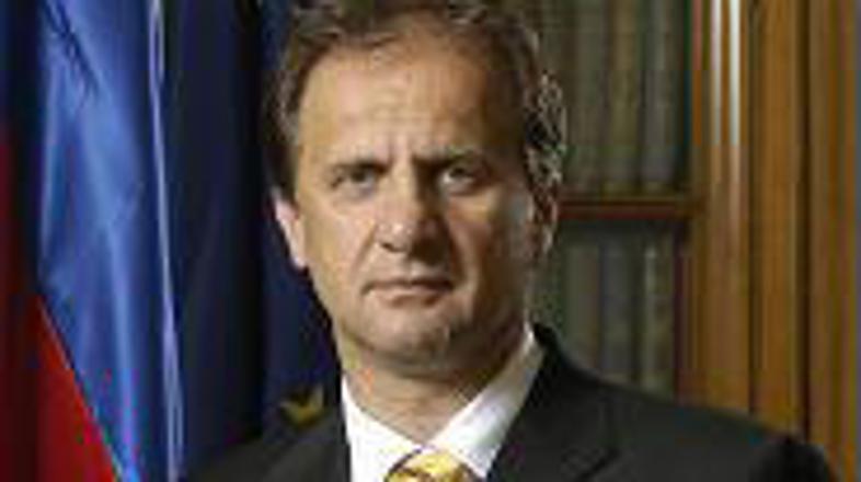 Ivan Simič bo v naslednjih dneh vložil odškodninske tožbe tudi proti medijem.