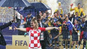 Kolinda Grabar-Kitarović na podelitvi pokala, svetovno prvenstvo v nogometu Rusija 2018