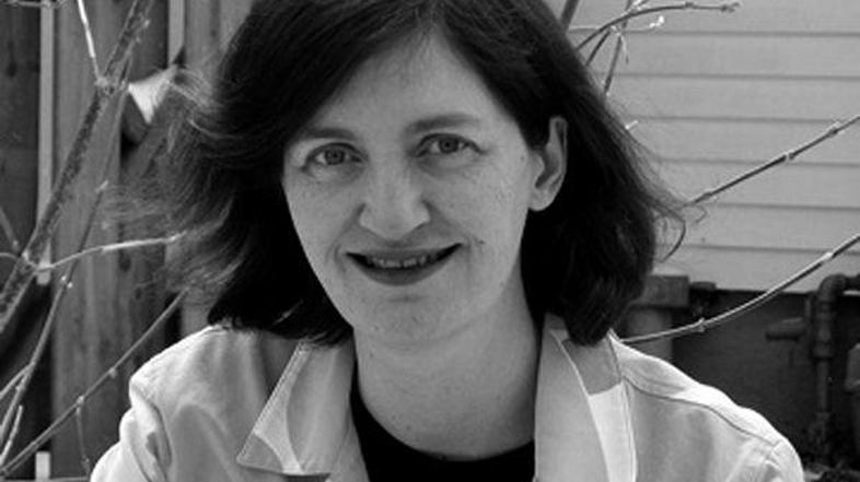 Irski pisateljici Emmi Donoghue je uspel velik met, saj je britanskim založnikom