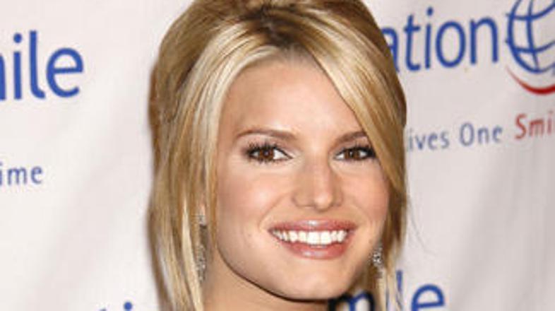 Jessica Simpson bi za dobro vlogo odvrgla vsa svoja oblačila.