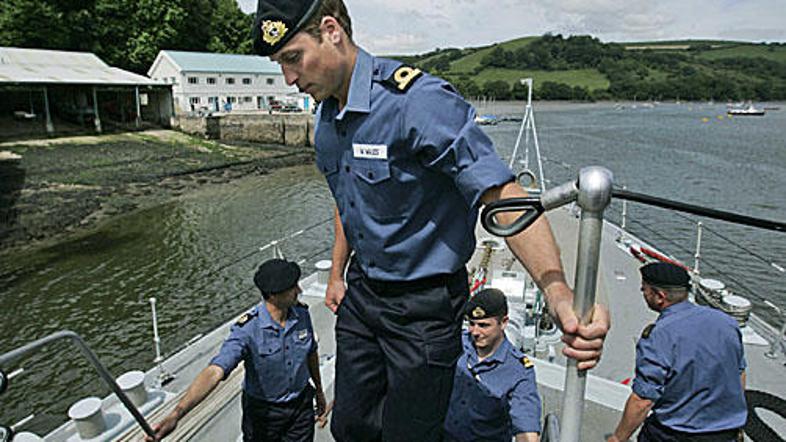 Princ William na eni izmed ladij vojaške mornarice Velike Britanije