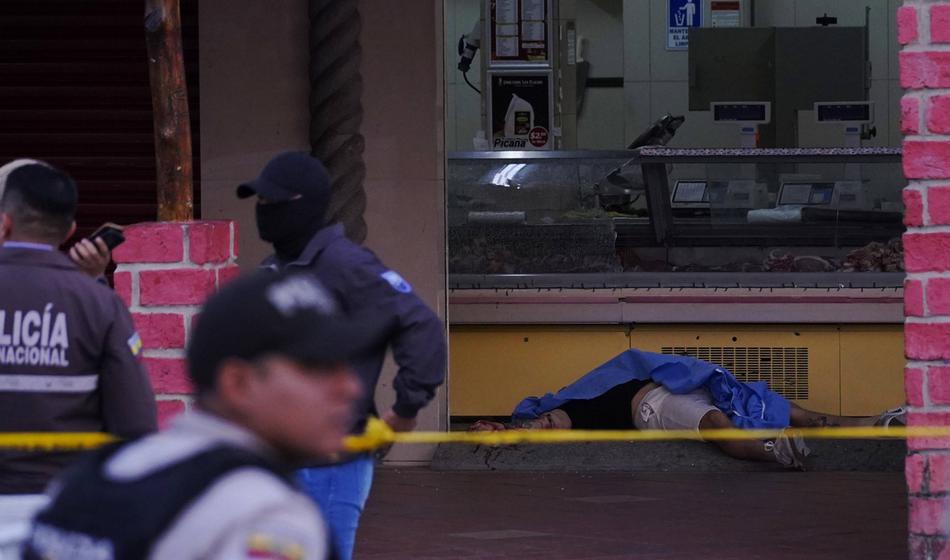 Umorili nogometnega reprezentanta in njegovo mater