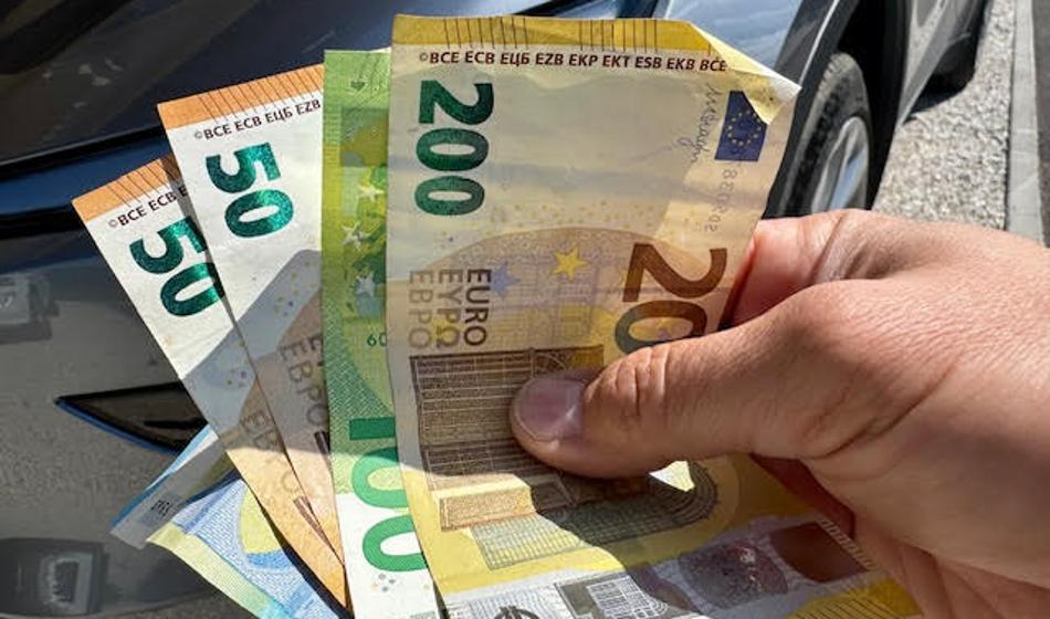 Obeta se nora pocenitev malih avtomobilov in privilegiji glede parkiranja