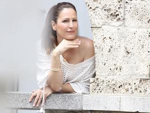 Manca Izmajlova, Facebook