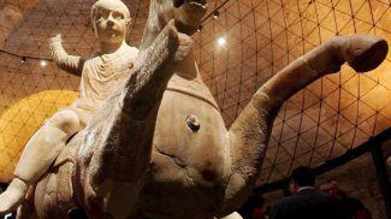 Tudi danes arheologe na prizorišču starodavne civilizacije razveseljujejo nova i