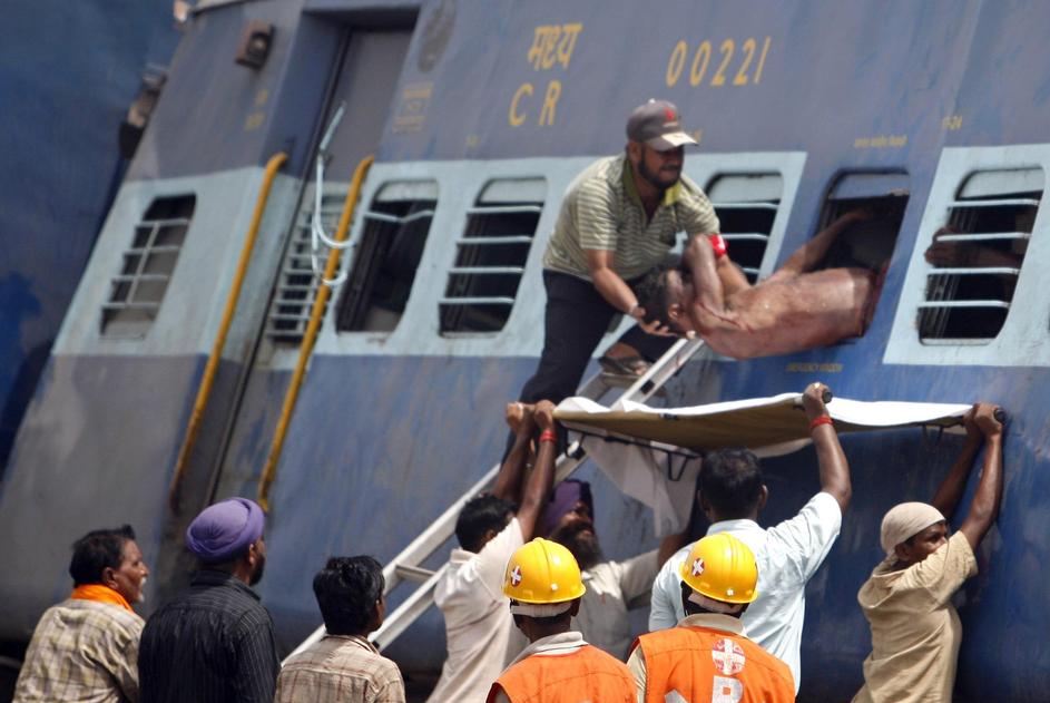 nesreča, vlak, indija