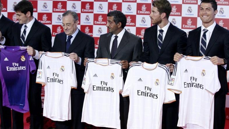 Perez Ronaldo Ramos Casillas Real Madrid Santiago Bernabeu predstavitev nov dres
