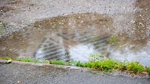 vreme dež nevihta ploha