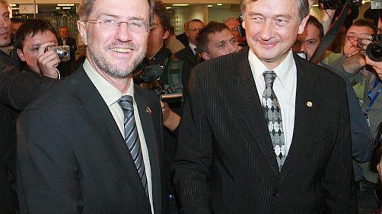 Türk je zbral manj denarja, a ga je za zdaj porabil več od Peterleta.