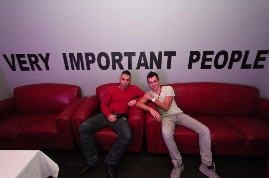 Dijaški žur v klubu Insomnia