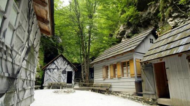 Pred nesrečo je bolnišnico Franja, ki je vpisana na poskusni seznam Unescove ded