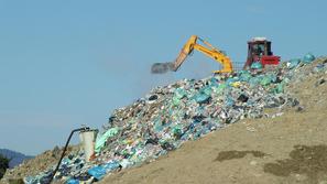 Kdaj natančno bo deponija nad Staro vasjo zaprta, na Arsu še niso mogli napoveda