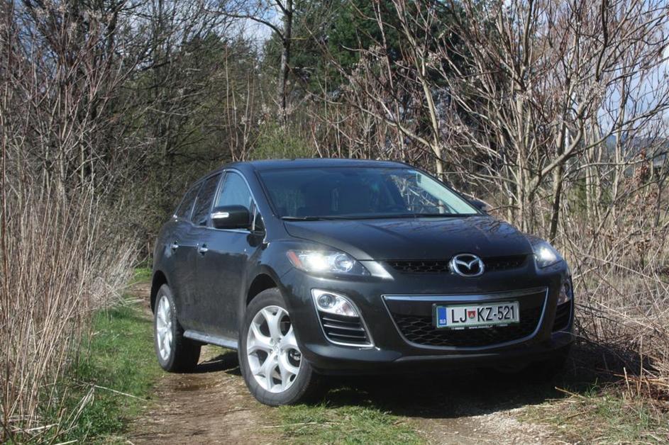 Prenova CX-7 se na prvi pogled ni veliko oddaljila od predhodnika. Šele če posta