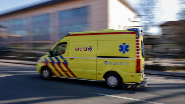 promet, reševalno vozilo, rešilec