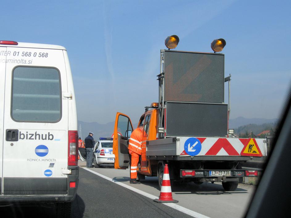 promet, putin, Ljubljana, prometna nesreča, kolona, zastoj, Dars, tabla