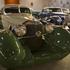 V Teheranu v Iranu so si šolarji ogledali muzej starodobnih vozil.