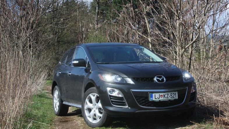 Prenova CX-7 se na prvi pogled ni veliko oddaljila od predhodnika. Šele če posta