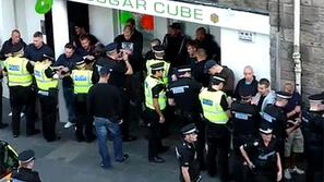 So ti aretirani navijači mariborske Viole ali vendarle ne? (Foto: YouTube)