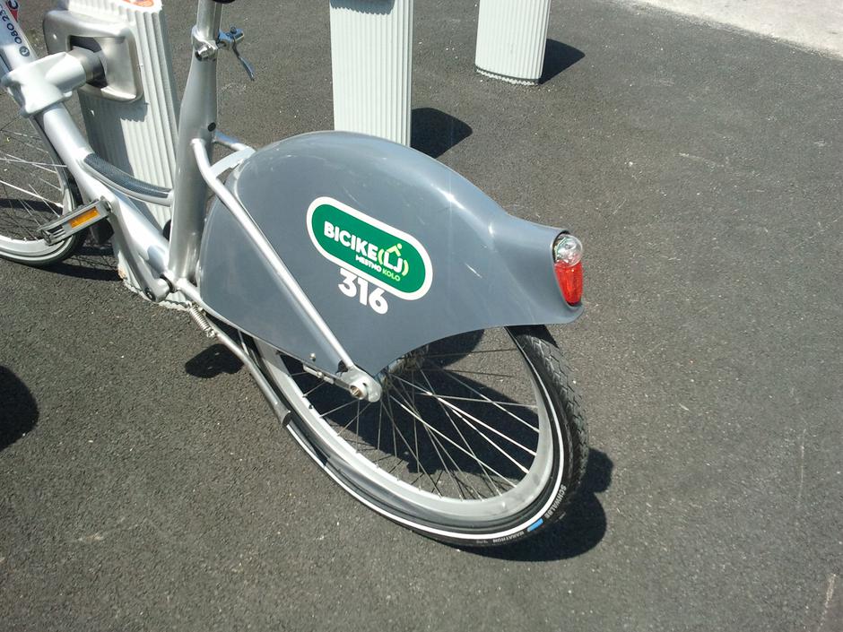 Nevozna kolesa iz sistema Bicikelj je opazil tudi bralec, ki je poslal fotografi | Avtor: Žurnal24 main