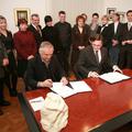 Podpis dogovora o sodelovanju med KSS in SD januarja 2008. (Foto: IFP)