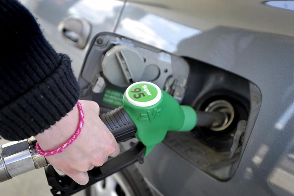 hofer črpalka bencin tankanje | Avtor: Anže Petkovšek