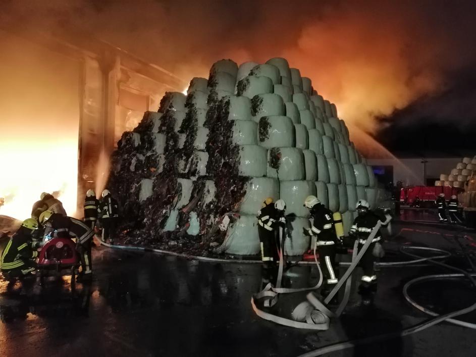 Požar zbirnega centra za odpadke Suhadole