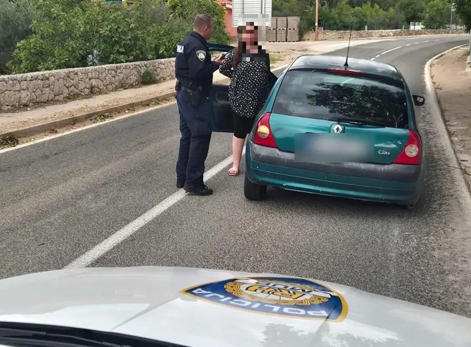 Clio brez pnevmatik pri Splitu | Avtor: 24sata