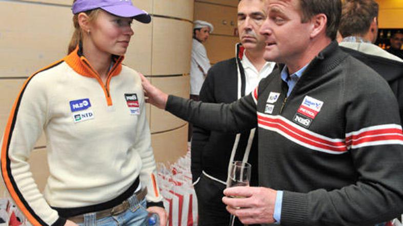 Tina Maze še nabira denar, ki ga bo potrebovala v novi sezoni.