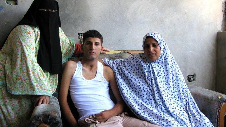23-letni Mohamed Wadi, delni invalid od petega leta, ko ga je izraelska krogla z