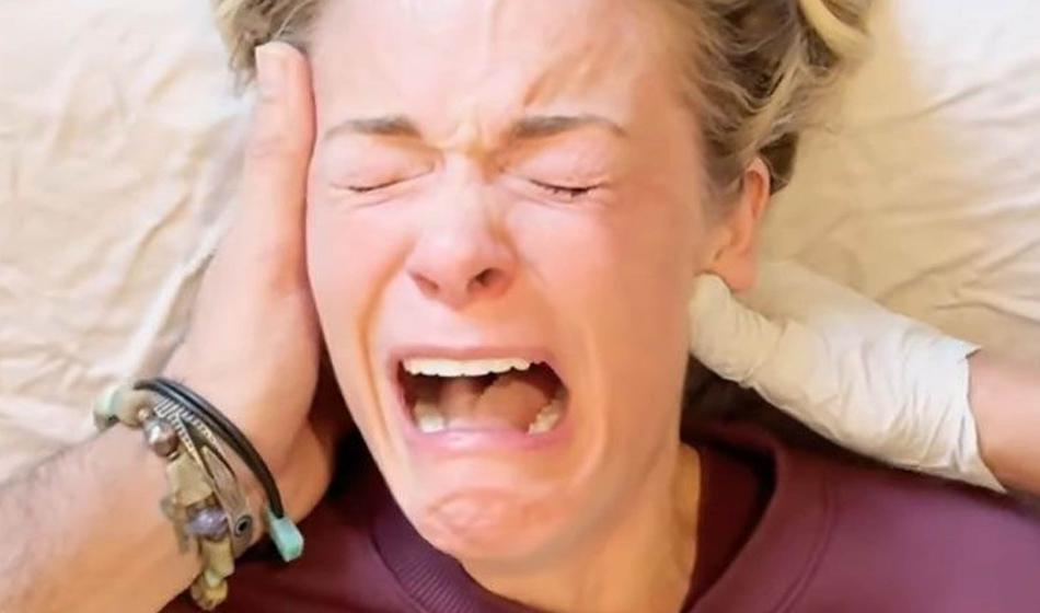 Posnetek pevke na terapiji dviguje prah, to o nevarnostih pravi strokovnjak