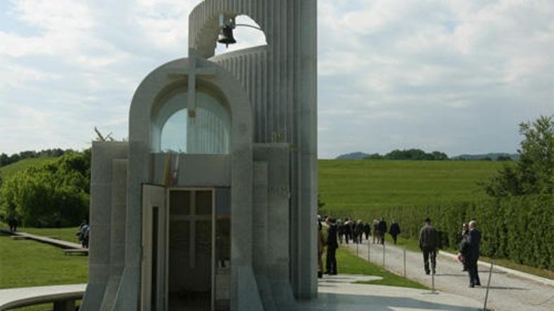 Slovesno mašo na Teharjih bo vodil mariborski nadškof pomočnik in administrator 