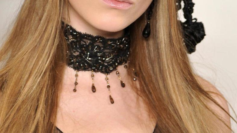 Velika ogrlica je letos nujen kos. (Foto: Iamxtree)