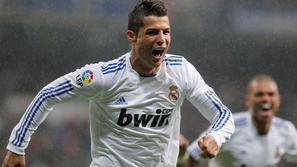 Ali bo Ronaldo res zapustil Santiago Bernabeu? Trener Reala José Mourinho je že 