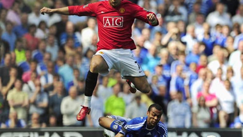 Cristiano Ronaldo in Ashley Cole sta bila prepirljivo razpoložena.