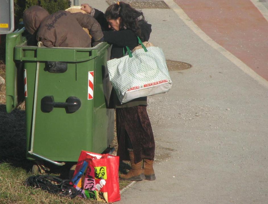 Romi smeti smetnjak dolenjska