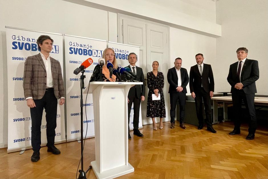 Ukinitev dopolnilnega zavarovanja | Avtor: Anže Petkovšek