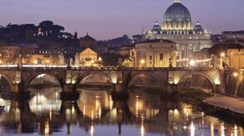 V Rimu je razburljivo. Morda vas bo celo prečkanje ceste kmalu začelo zabavati.