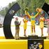 Alberto Contador rumena rumen majica zmaga slavje proslavljanje stopnicke Arc de