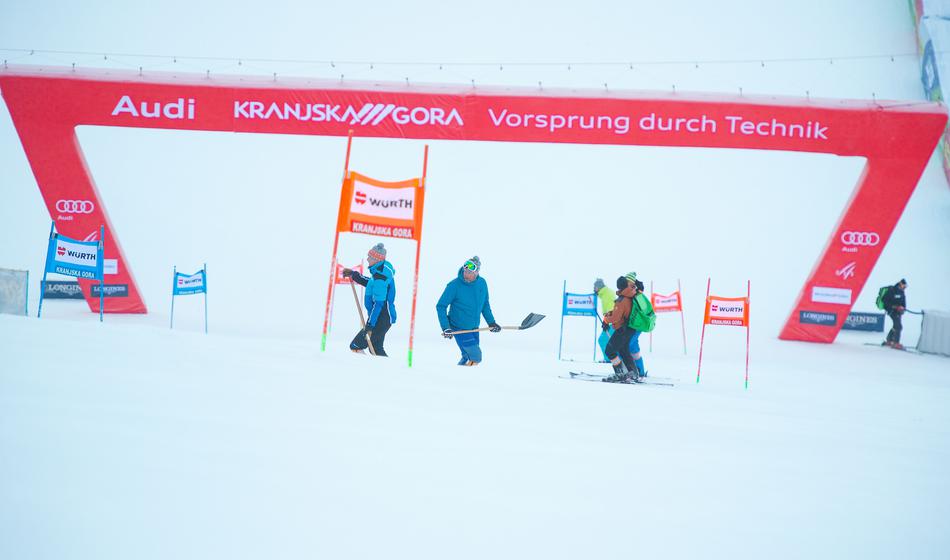 V Kranjski Gori bijejo hudo bitko