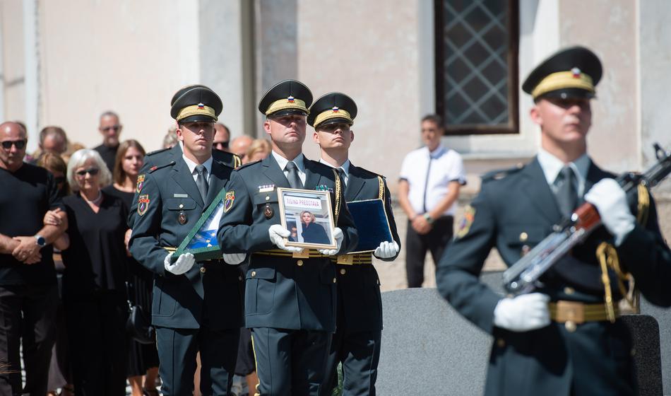 Pogreb ni bil zadnje slovo od Milene Zupančič