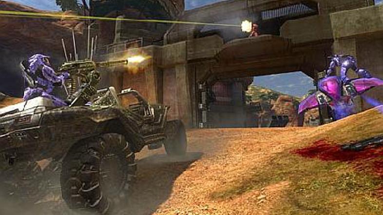 Halo 3 je prvoosebna akcijska igra, ki se dogaja v 26. stoletju. Človeštvo kot p