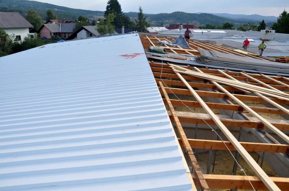 sanacija strehe telovadnice OŠ Ferda Vesela