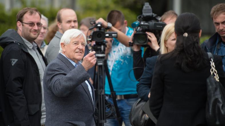 Novice: "Ni prav, da se vračamo v enopartijski sistem" - Milan Kučan