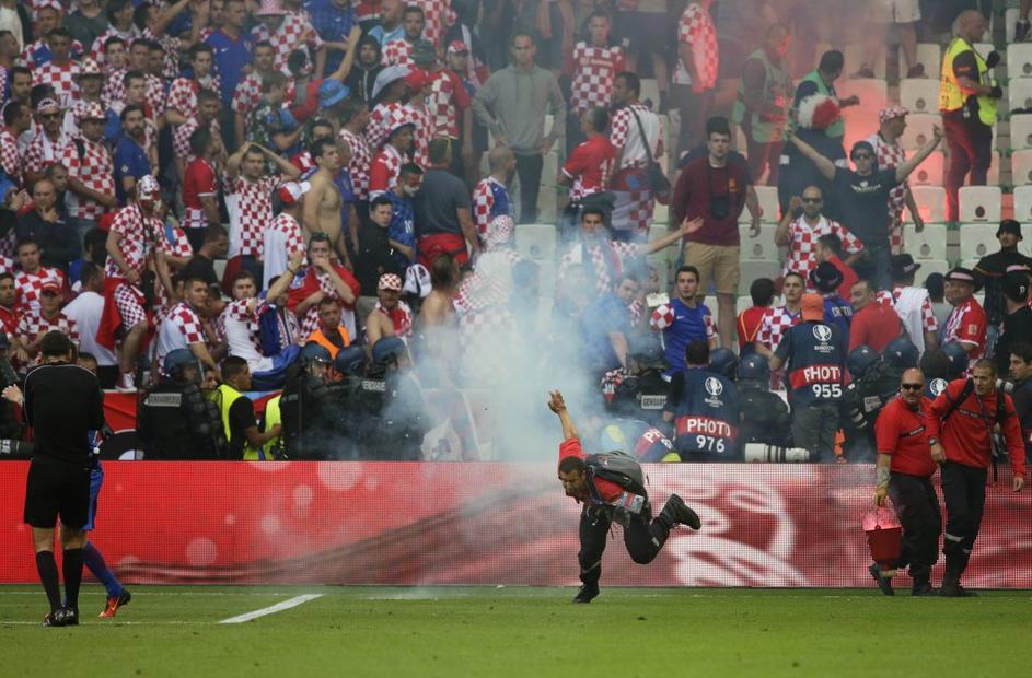 Divjanje hrvaških navijačev