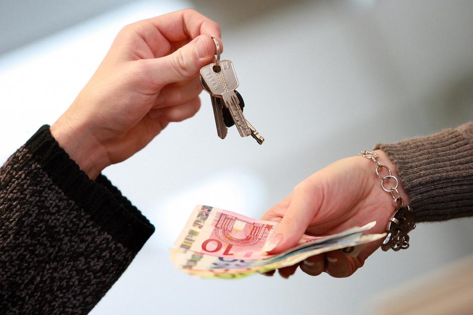 slovenija 15.01.2009 stanovanje, najemnina, oddaja stanovanja na crno, denar, kl | Avtor: Boštjan Tacol